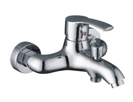 Single-handle bathtub faucet