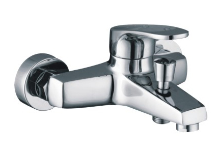 Single-handle bathtub faucet